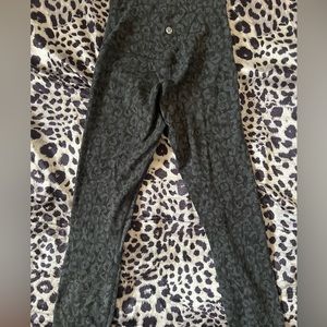 Lululemon ALIGN CROP 23” Size 2